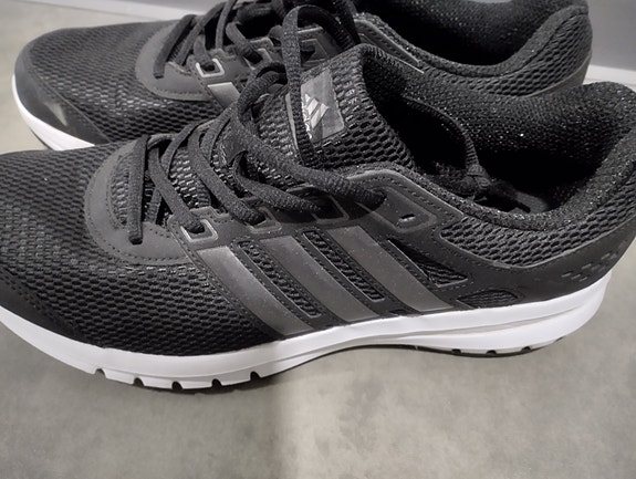 Adidas duramo juoksukengät