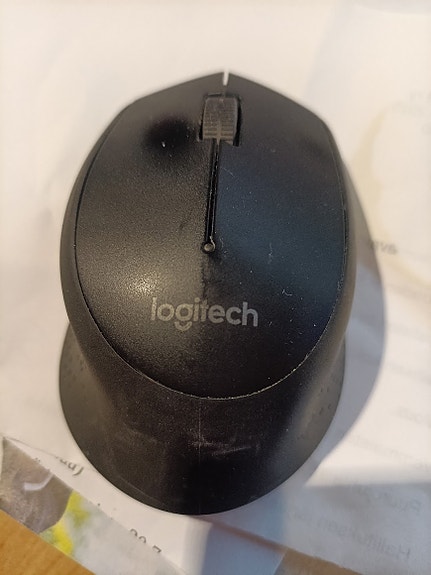 Logitech hiiri kumitettu langaton sekä näppäimistö usb.