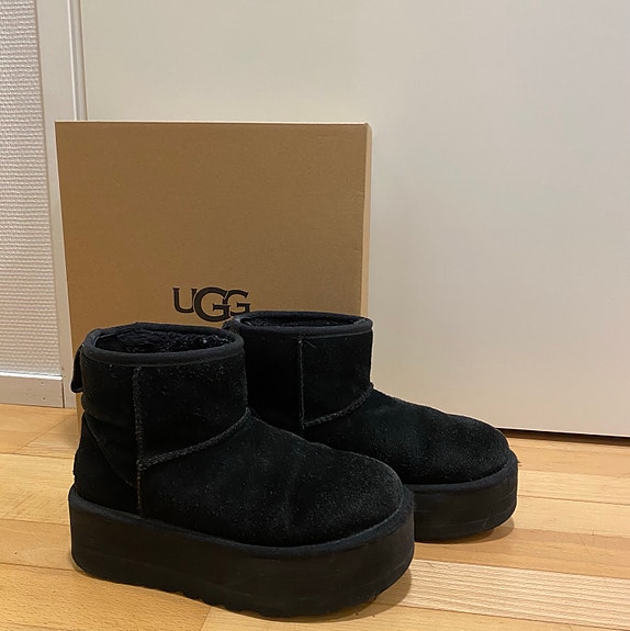 UGG Platform Talvikengät koko 38 musta