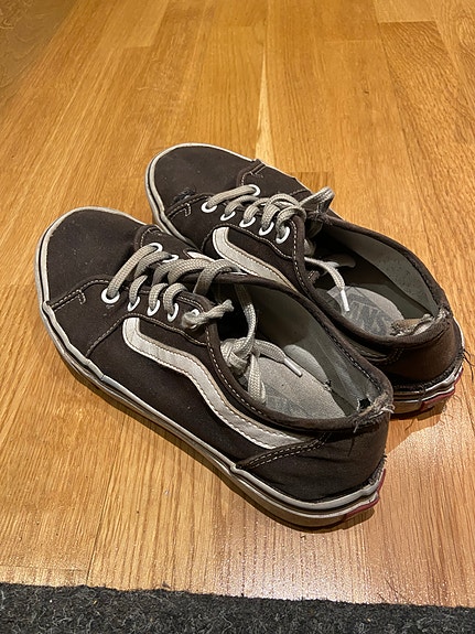 Mustat Vans tennarit 38