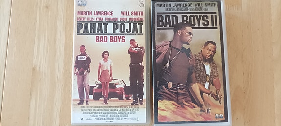Pahat Pojat 1 ja 2  VHS