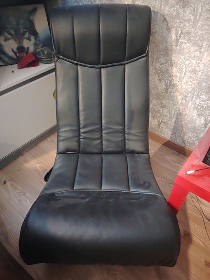 Peli tuoli äänentoistolla