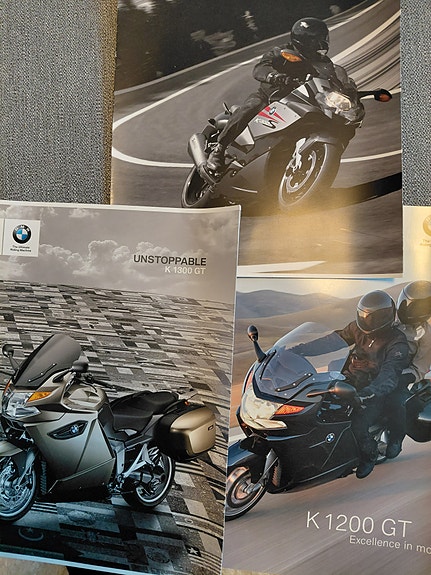 BMW esitteitä