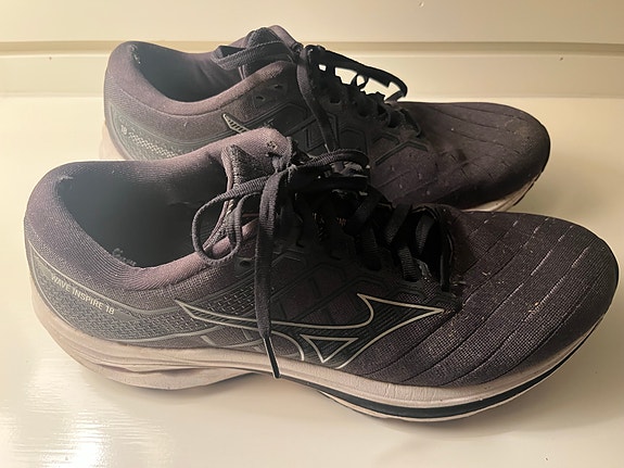 Mizuno juoksukengät koko 42 mustat