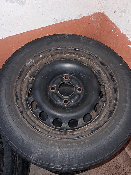 Volvo kesärenkaat vanteilla