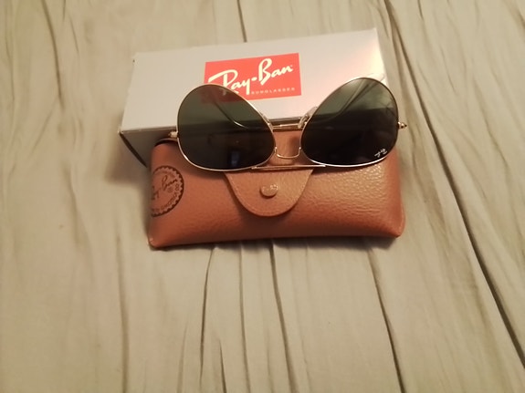 Myydään Ray-ban Aviator aurinkolasit