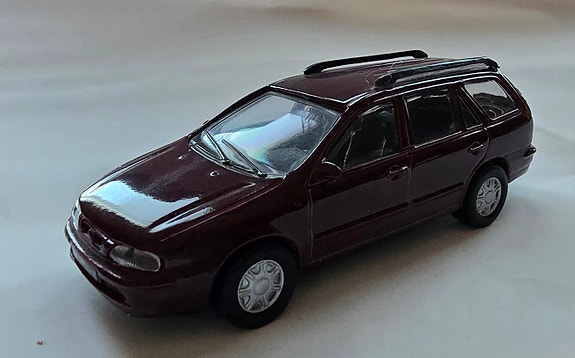 Maisto Fiat Marea Weekend 1/43 pikkuauto