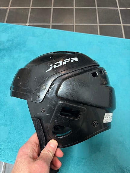 Jofa jääkiekkokypärä musta