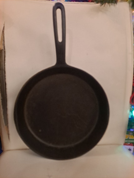 Valurautainen paistinpannu