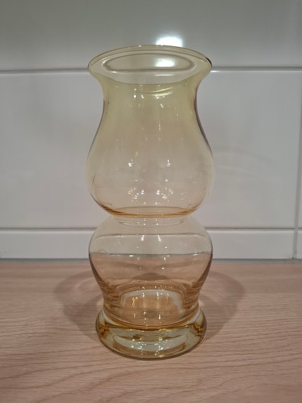 Riihimäen Lasi Tuulikki maljakko – Tamara Aladin, amber - vintage