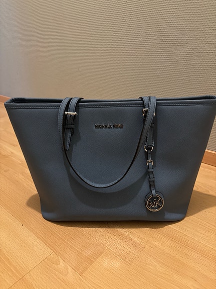 Michael Kors jet set travel nahkalaukku