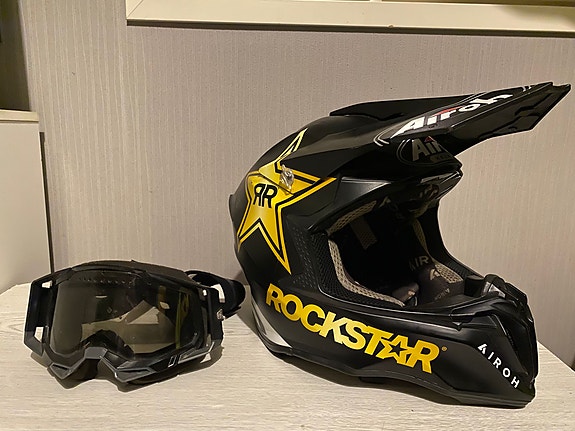 Airoh rockstar crossikypärä ja lasit