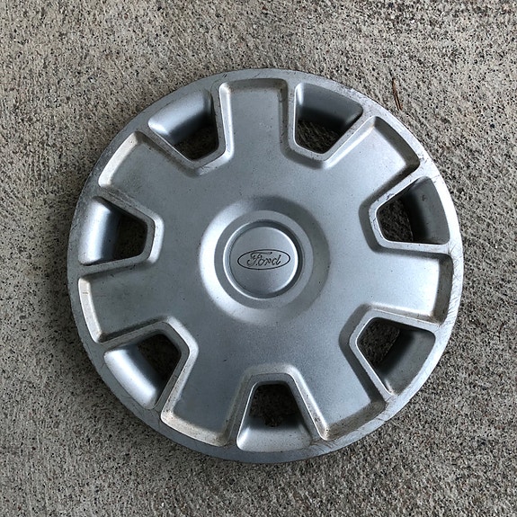 Ford pölykapseli