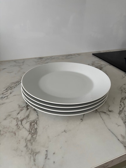 IKEA lautaset valkoinen