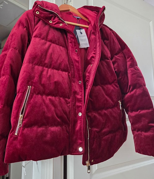 Uusi, punainen, SAMETTINEN Hilfiger XL untuvatoppaTakki