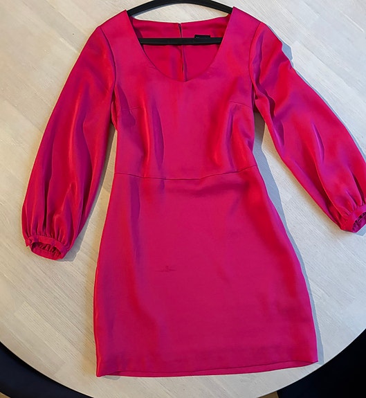 Kirkas pinkki satiinimekko XS hot pink