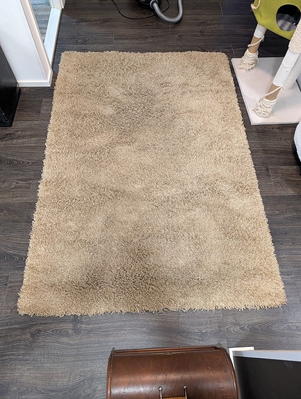 Beige nukkamatto