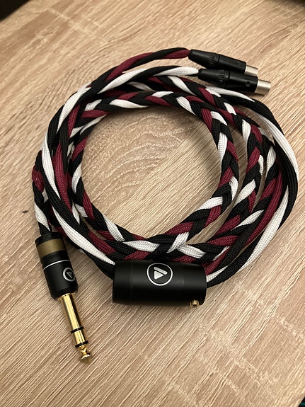 Aracne Audio-kaapeli punainen musta valkoinen Audezee LCD X