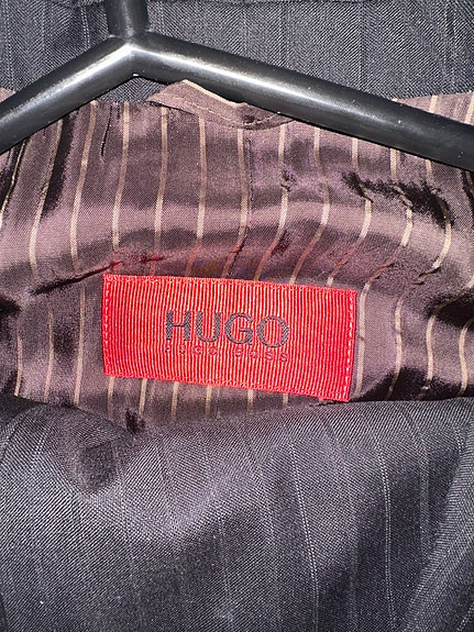 Hugo Boss Achtundhasdn miesten puku musta koko 52