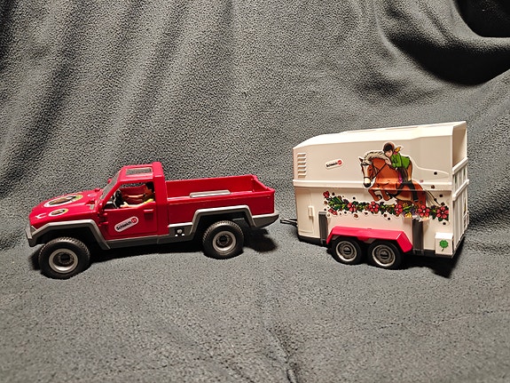 Schleich auto ja traileri-setti