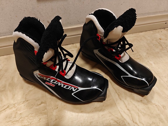 Salomon hiihtomono koko 35,5