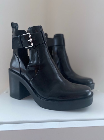 Zara kiiltopintaiset nilkkurit 38