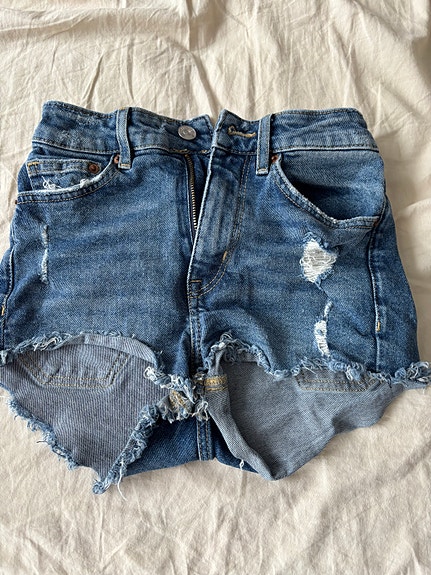 H&M Divided denim shorts / farkkushortsit 34