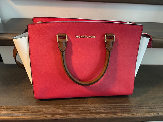 Michael Kors Selma Large laukku