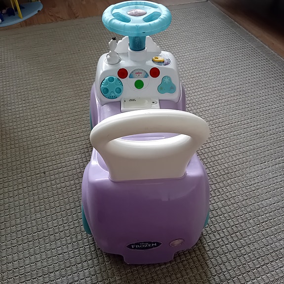 Mopo / potkumopo / potkuauto / kävelytuki
