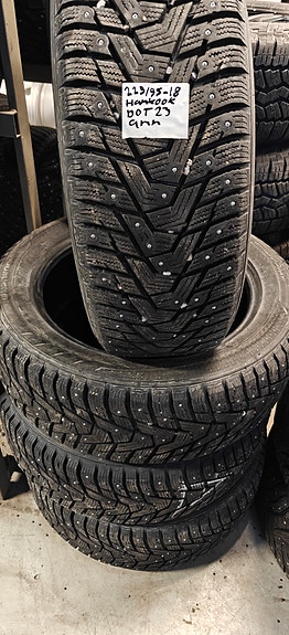 4kpl 225/55R18 Hankook Nastarenkaat W429