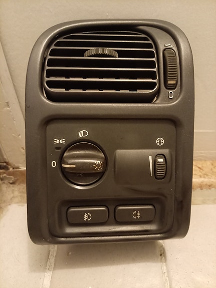 Volvo v40 ajovalokatkaisin
