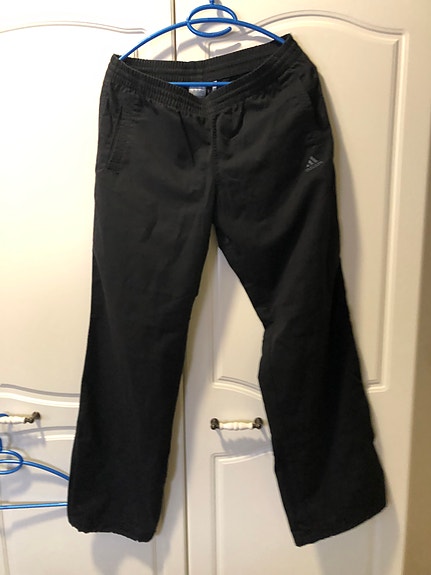 Uudenveroiset Mustat ADIDAS Ulkoiluhousut 38