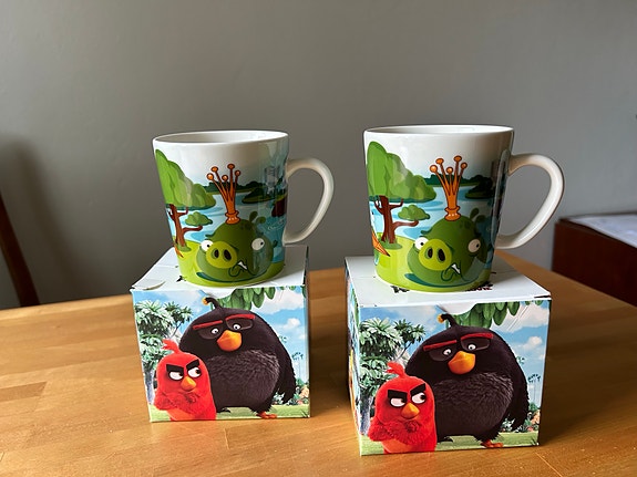 Arabia Angry Birds Piggies muki ( 2009 )