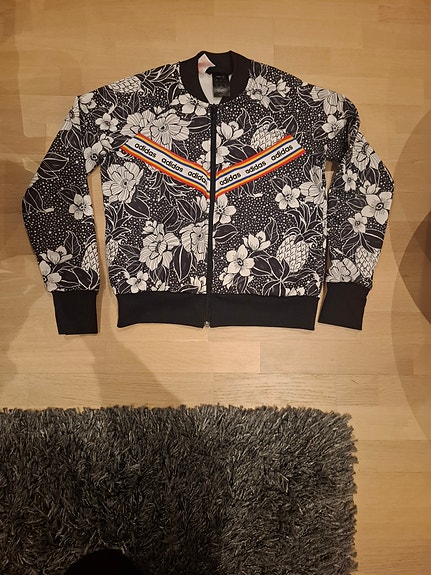 Adidas verkkatakki 164cm musta-valkoinen
