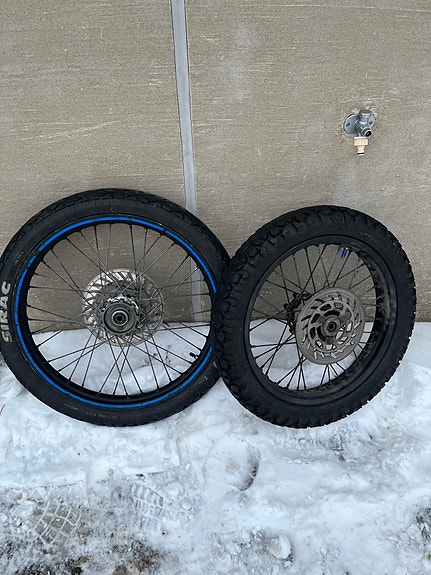 Yamaha dt orkkis kumit ja vanteet (enskat)