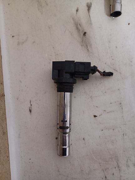 VW Passat 2010-2014 1.4 TGI Sytytyspuola 036905715G