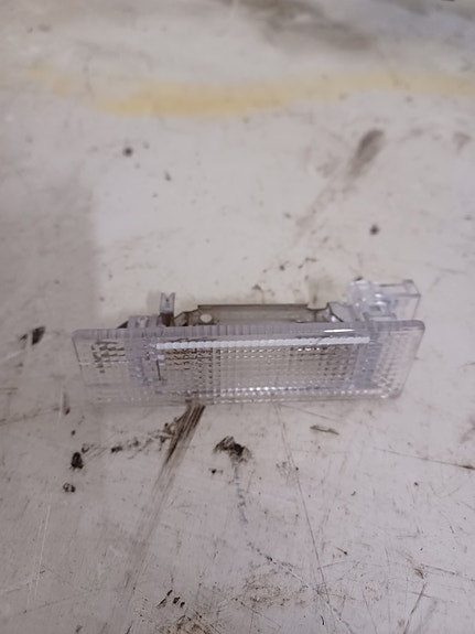 VW Passat 2010-2014 1.4 TGI Rekisteikilven valo 7L6947101A