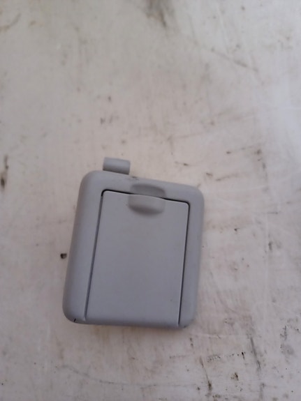 VW Passat 2010-2014 1.4 Tavaratilan verkon kiinnitys vasen taka 1T0861303M Y20