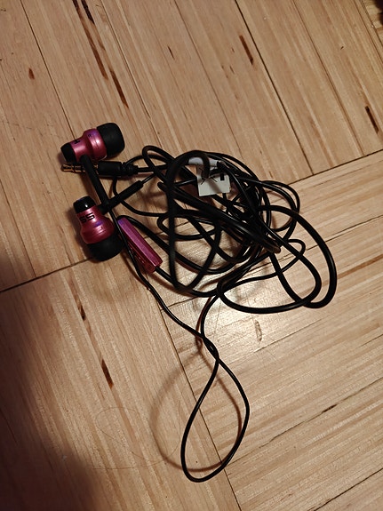 Koss nappikuulokkeet