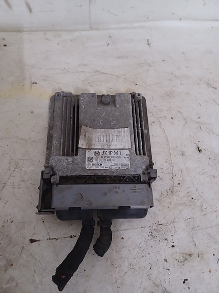 VW Passat 2010-2014 1.4 TGI Moottorin ohjausyksikkö 03C906021G