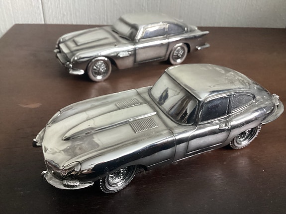 Jaguar E-Type pienoismalli paperipaino keräily
