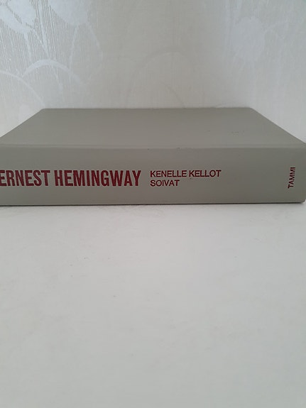 Ernest Heminway, Kenelle kellot soivat kirja