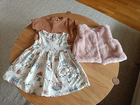 Tytön vaatepaketti koko 86, kuin uusi