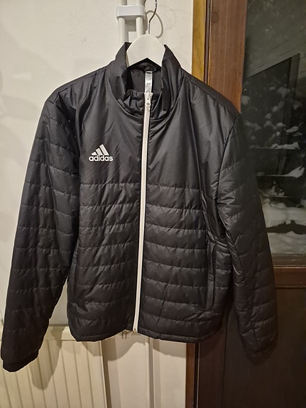 Adidas miesten M kevyt toppatakki musta