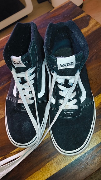 Vans 46.