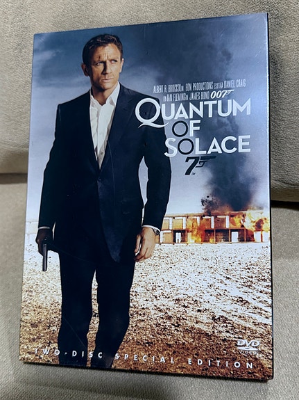 Quantum of Solace James Bond DVD (avaamaton)