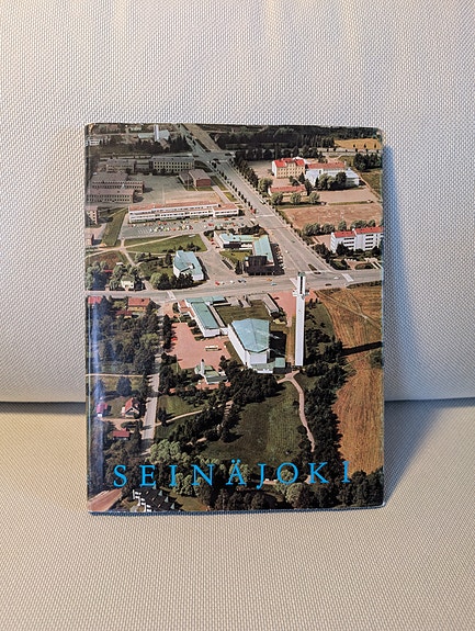 Seinäjoki (1979) – Tekijöiden signeeraama (Mäkinen, Saari, Jouppi)