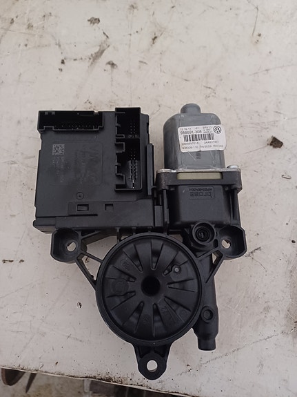 VW Passat 2010-2014 1.4 TGI Lasinnostimen moottori vasen etu 3AA959701A Z0K
