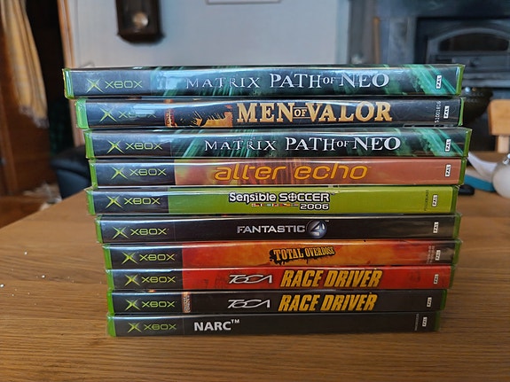 XBox 1 uudet muoveissaan olevat