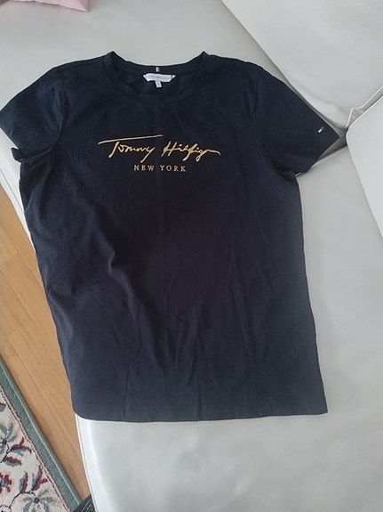 Tommy Hilfiger t-paita
